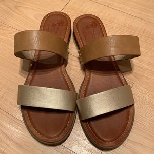 Two-tone leather slider sandals